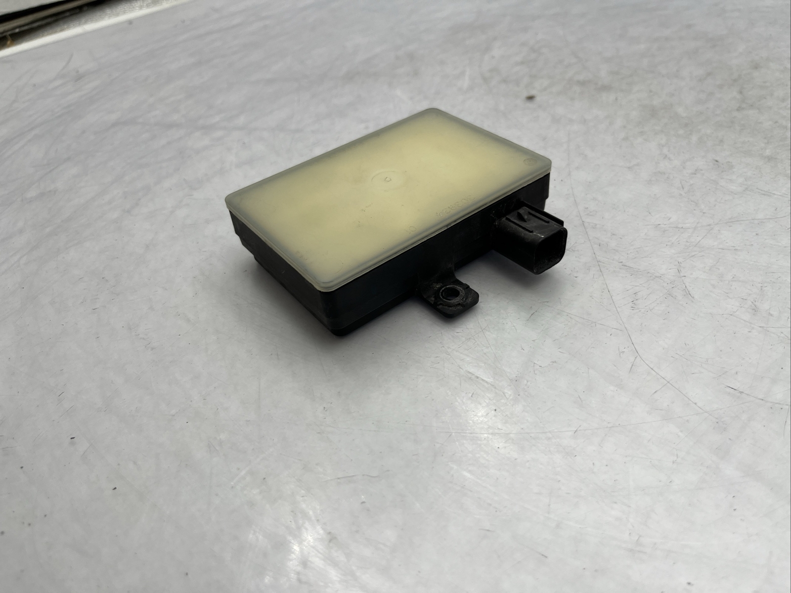 2016-2020 Hyundai Tucson Blind Spot Radar Module Radar Sensor Ballast