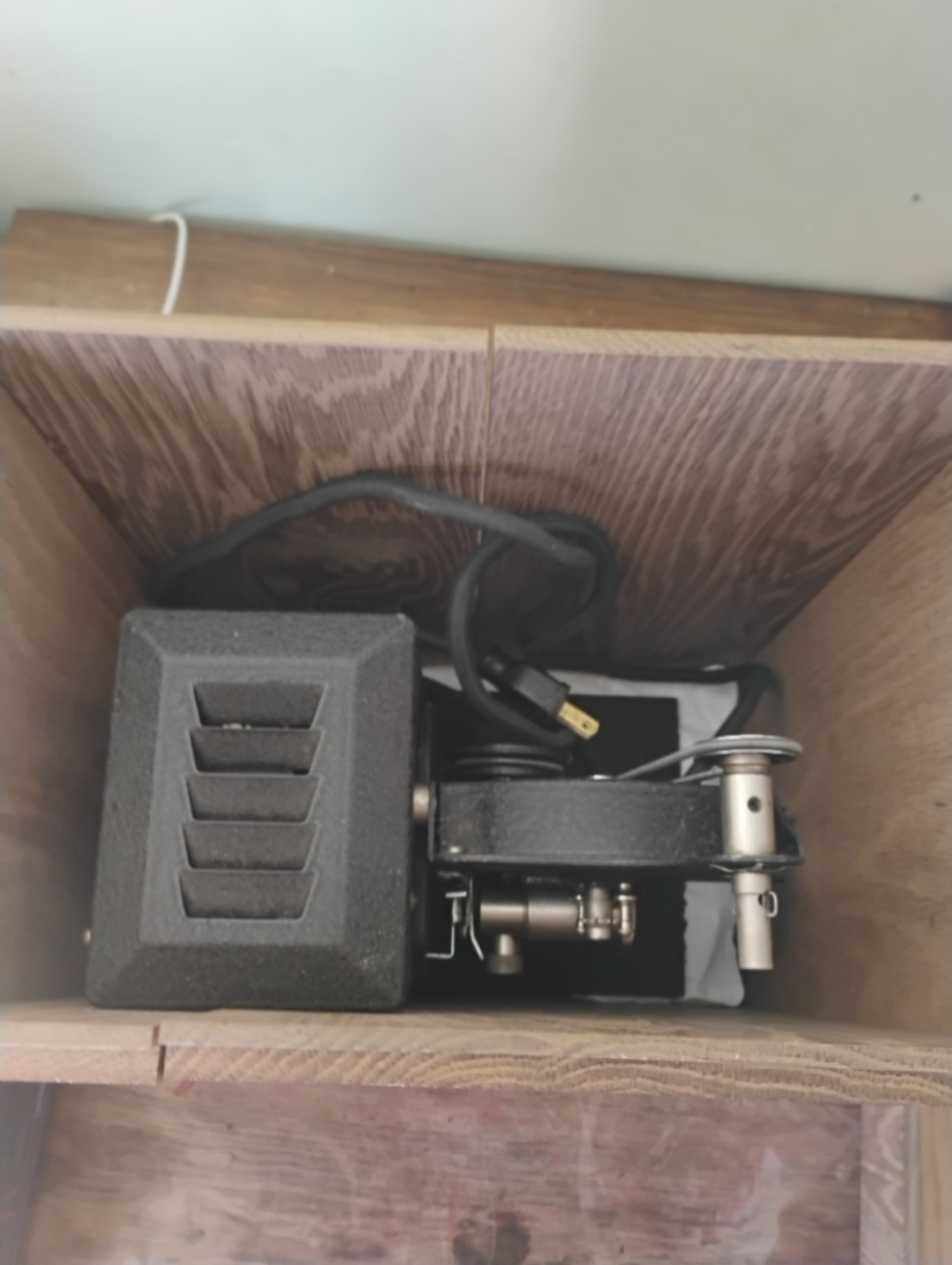 Kodascope Eight Model 40 8mm Silent Film Projector Testes Working