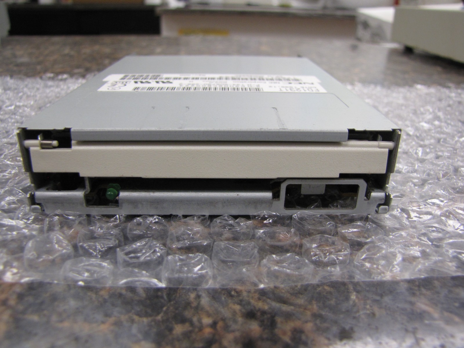 NEC FD1231T Internal Floppy Drive 3.5" 134-506790-286-3 - 1998 - NG9