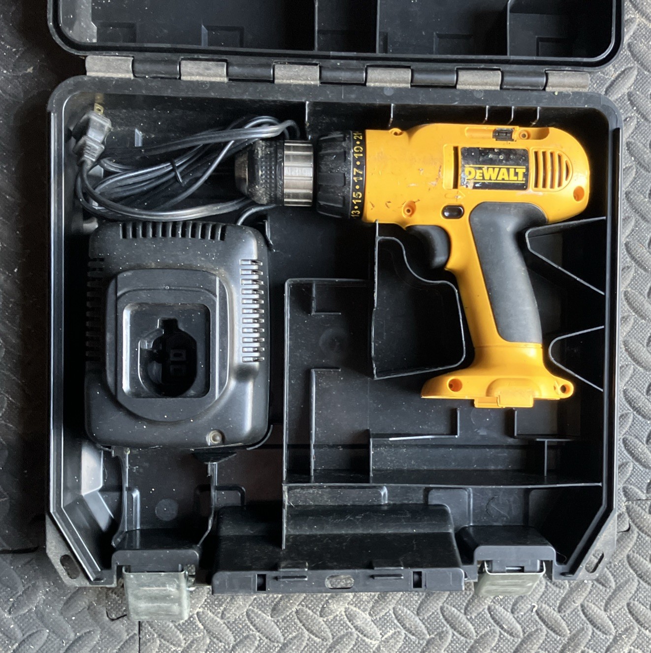 DEWALT DW972 12V 1/2 In Cordless Drill Driver Yellow With Battery Charger Case