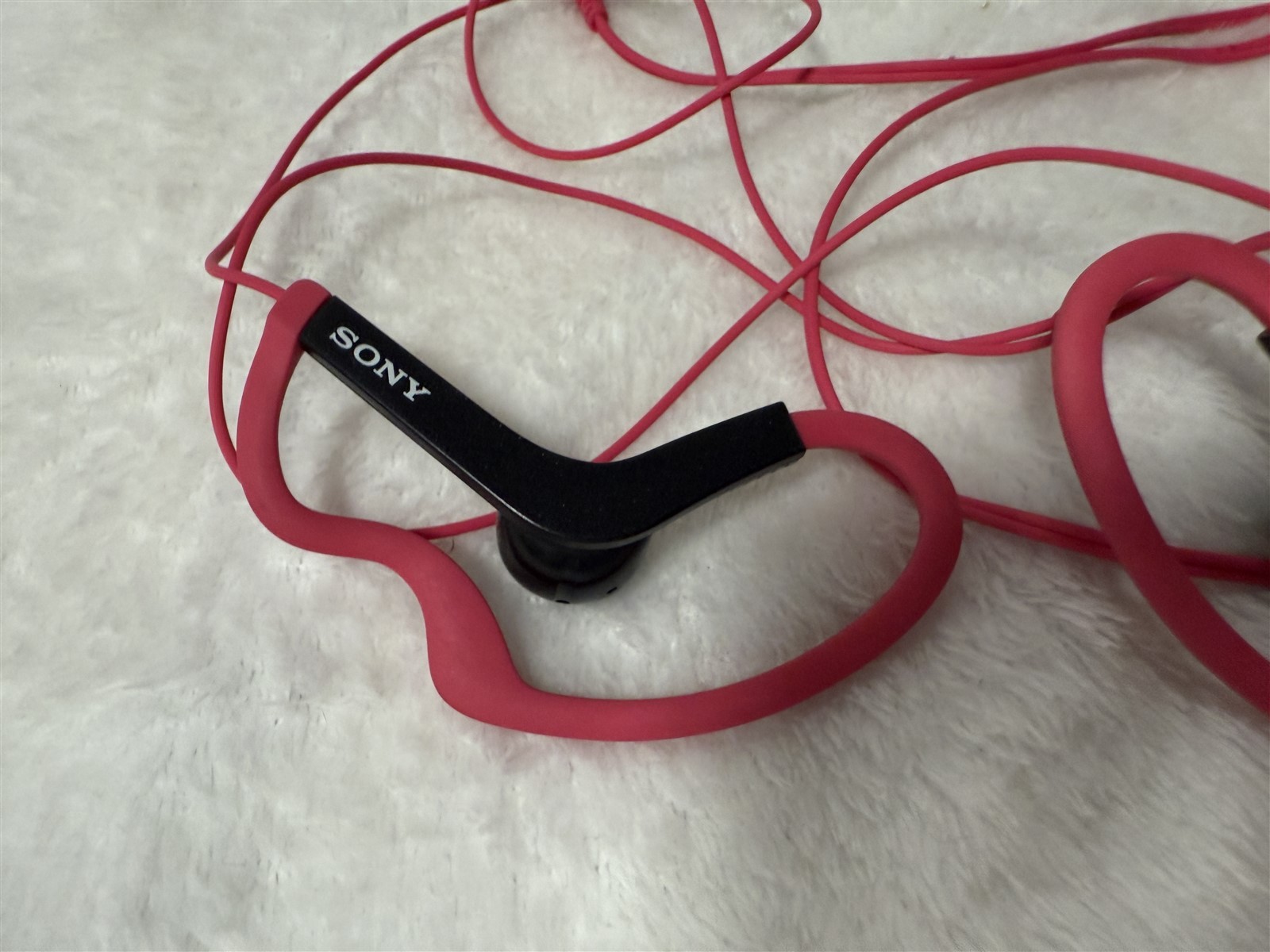 #3 SONY MDR-AS210 SPORT IN-EAR HEADPHONES HOT PINK EARHOOK