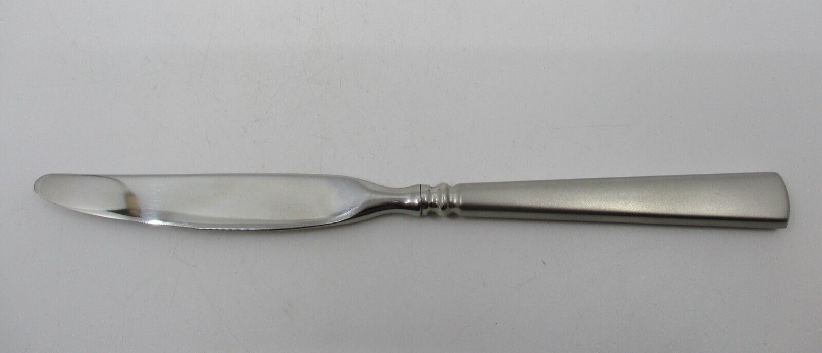 ONEIDA STAINLESS SATIN EASTON DINNER KNIFE - 9 3/8" - 02H