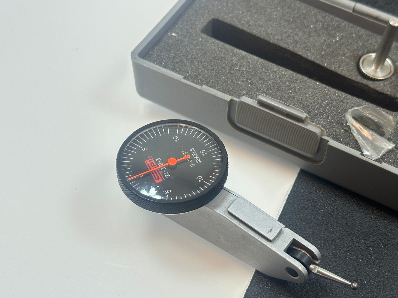 SPI Tools 21-379-3, 0.005 Dial Grad, Horizontal Dial Test Indicator, w/ Case