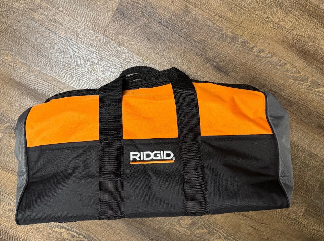 Brand New Ridgid 22"  X 10 " X 13 Large Heavy Duty  6 Pocket Tool Bag