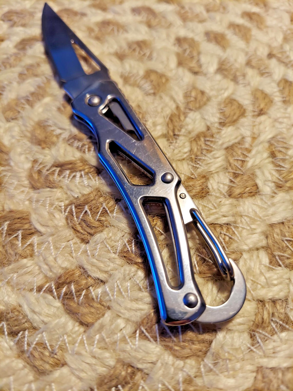 Stainless Steel Silver Tone Keychain Pocket Knife Folding Sharp Outdoor Camping