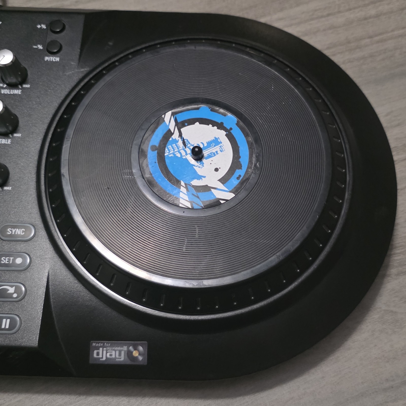 IDJ Live Numark Turntable Mixer, DJ, Controller, For iPhone, iPad or iPod Touch