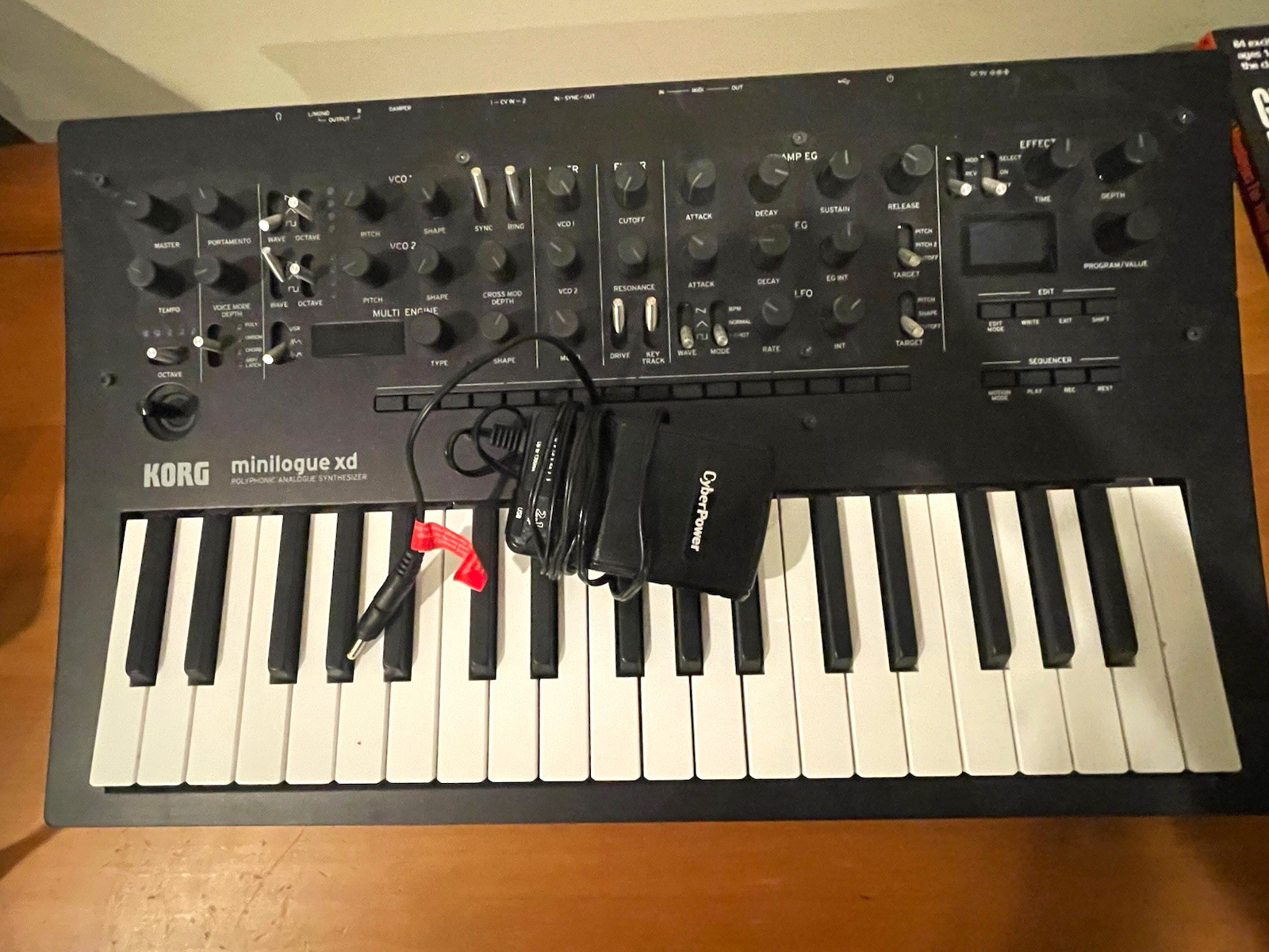 Korg minilogue xd 37-Key Polyphonic Analog Keyboard Synthesizer (Lightly Used)