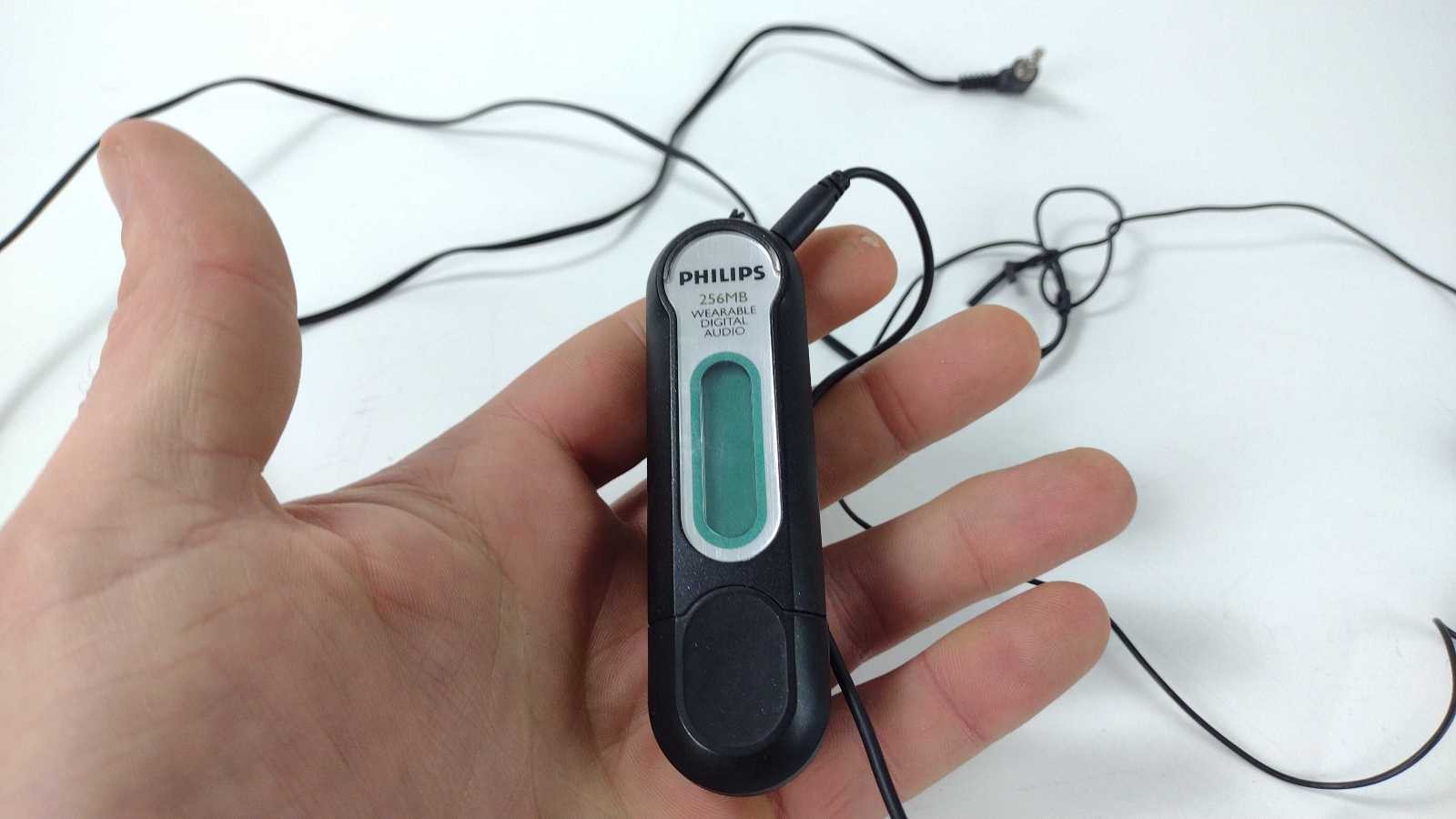 Philips 256MB Wearable Digital Audio Player Key013 Magnesium Case Remote Bundle