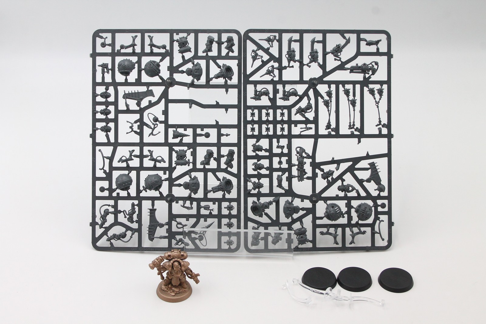 Warhammer AoS Kharadron Overlords: Endrinriggers (3, On Sprue), Arkanaut Admiral