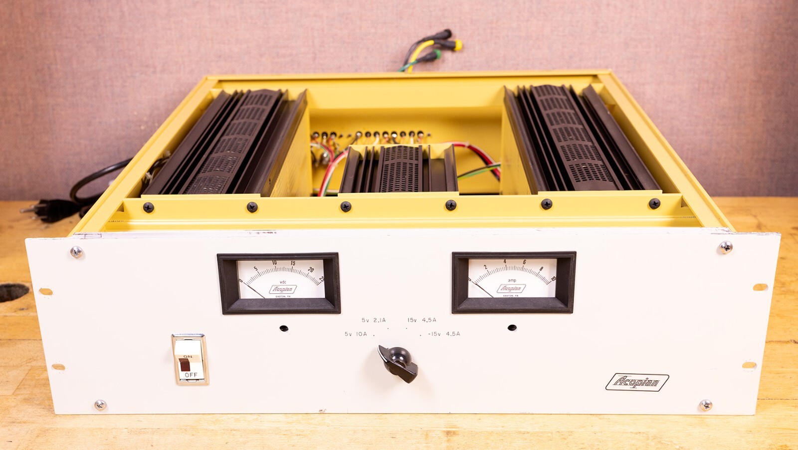 Acopian S10439, Rackmount Power Supply, 5v@10A, 5V@2.1A, 15V/-15V@4.5A Quad Out