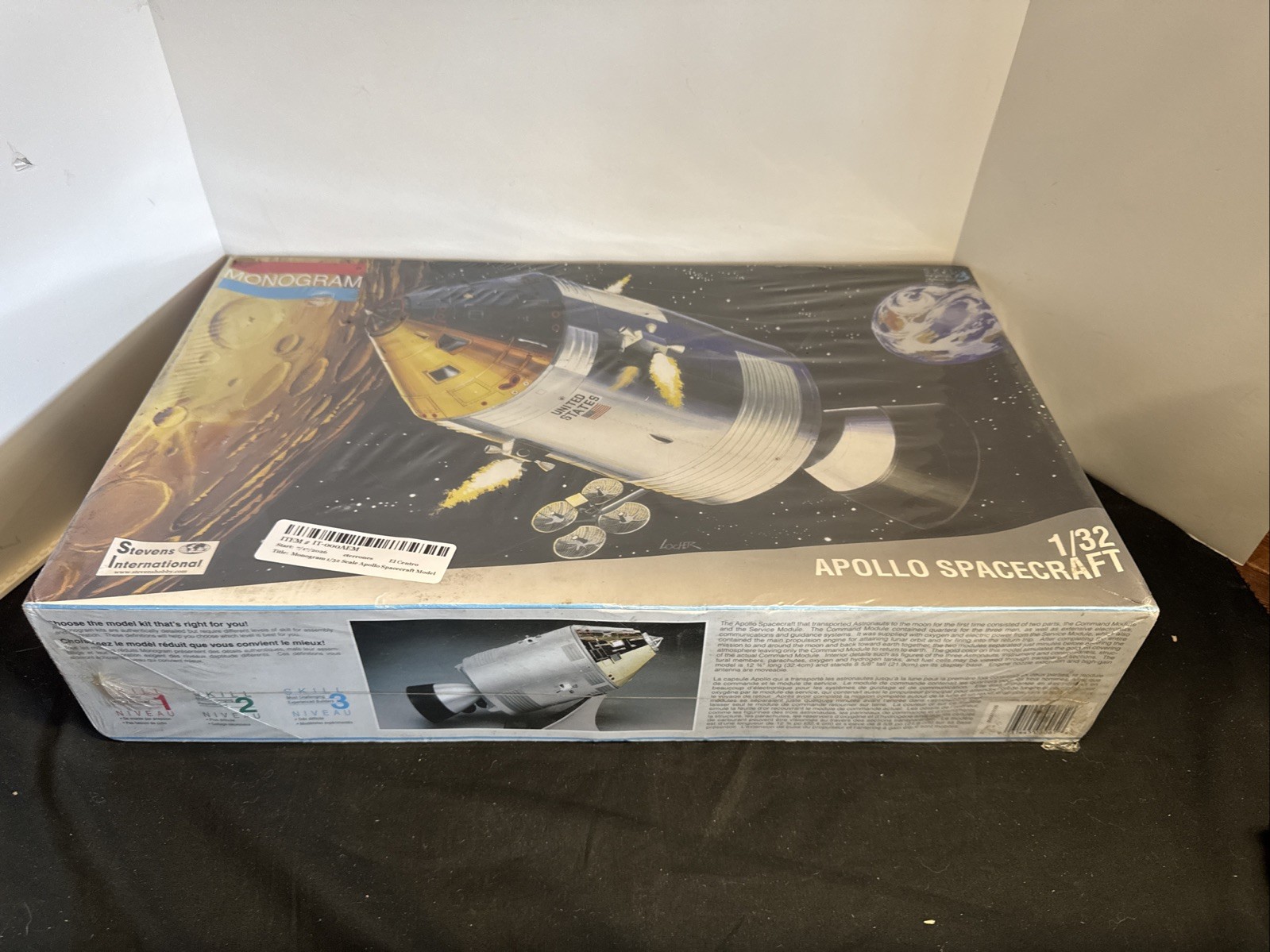 18-5083 MONOGRAM 1:32 Scale APOLLO SPACECRAFT Plastic Model Kit - Unopened NEW
