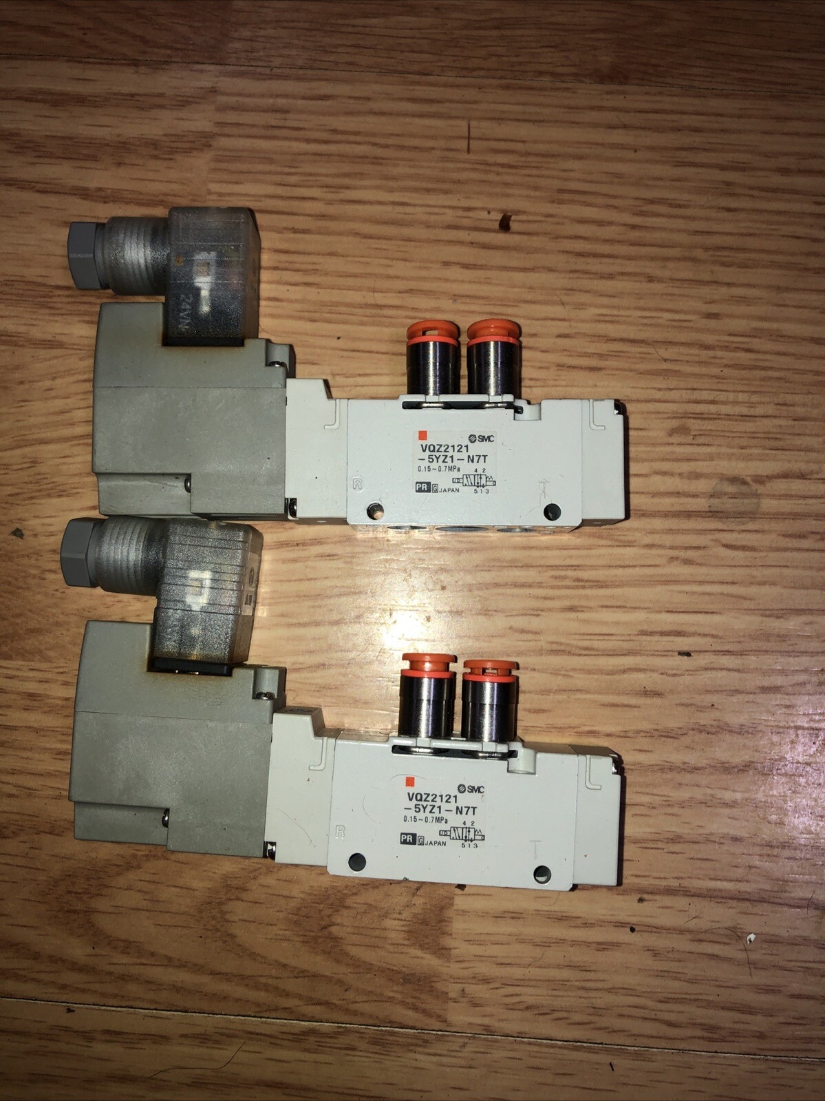 2PC SMC CORPORATION VQZ2121-5YZ1-N7T Solenoid Valve, 5 port, body ported, 2 pos