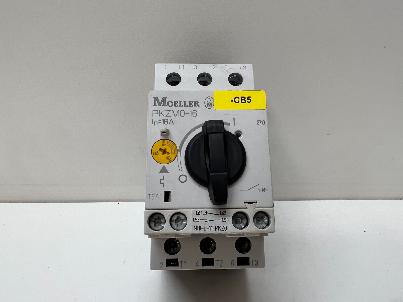 GOOD USED! MOELLER 16A 600VAC 50/60Hz 3P CURCUIT BREAKER PKZM0-16