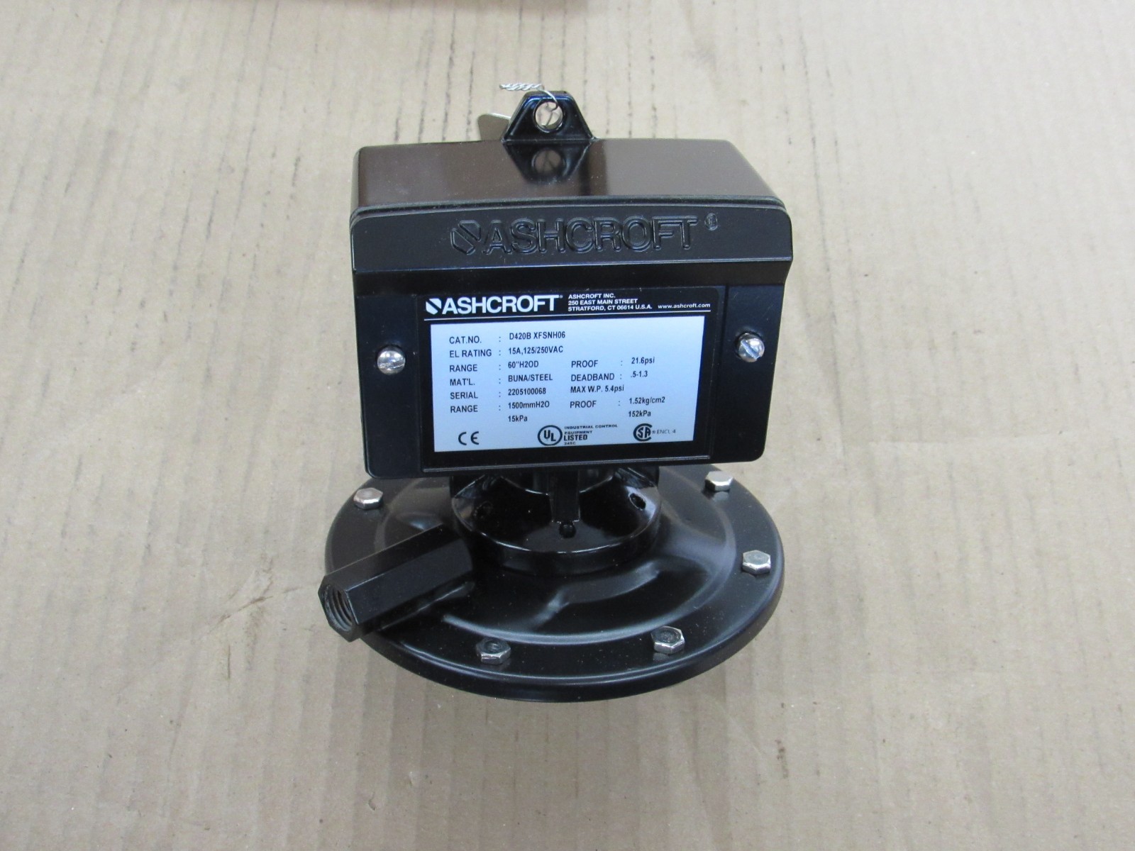 Ashcroft D420B XFSNH06 pressure switch 60"H20D