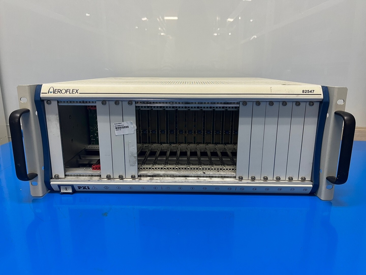 Aeroflex 82547 : PXI Mainframe 18 slots (314)