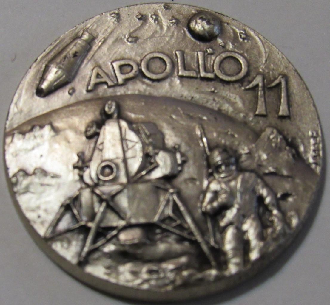 APOLLO 11 CREW RARE 1969 MOON LAND ITALY SILVERPLATE HIGH RELIEF COIN NEW COND.
