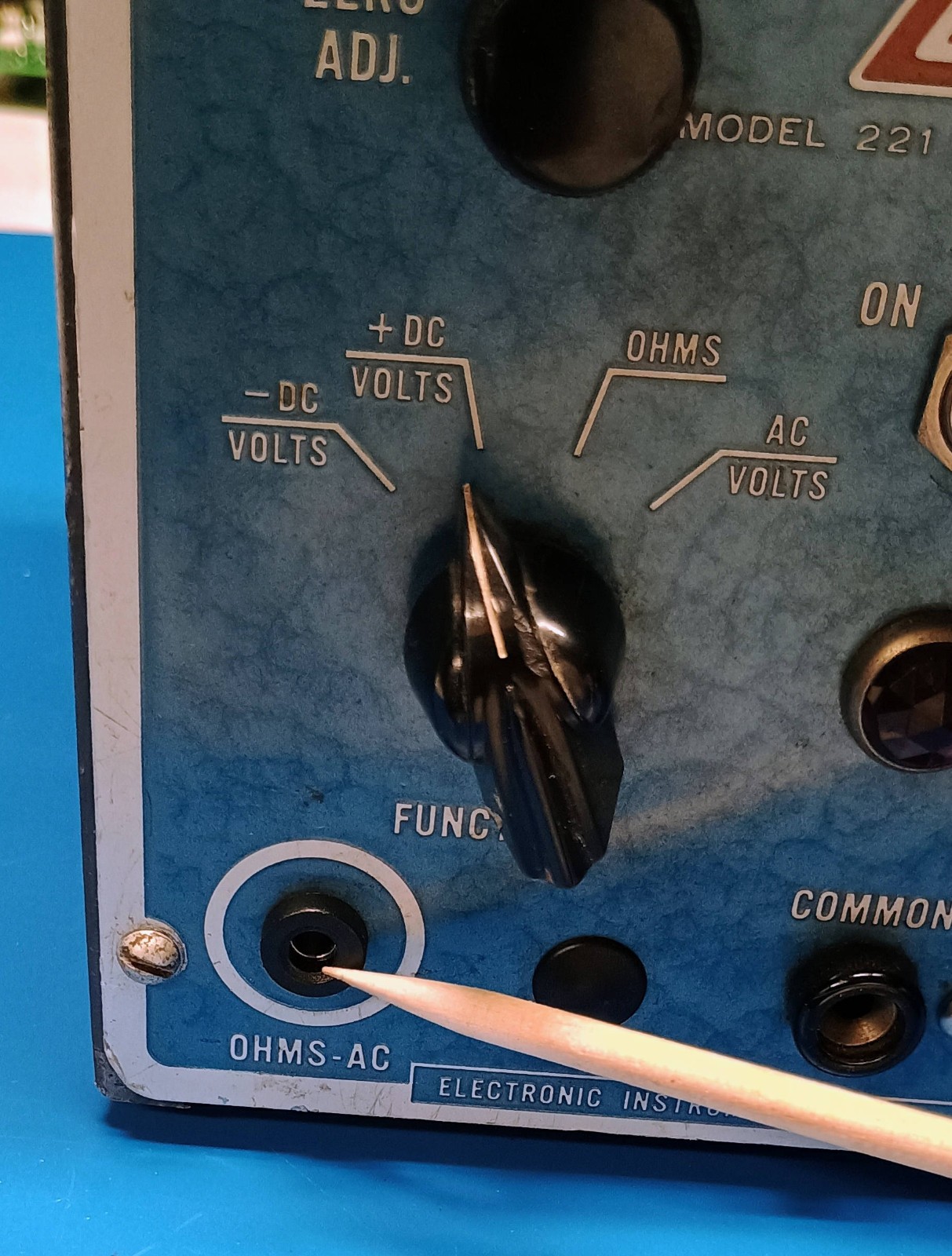 EICO Model 221 Vacuum Tube Voltmeter (VTVM) SN: 21238