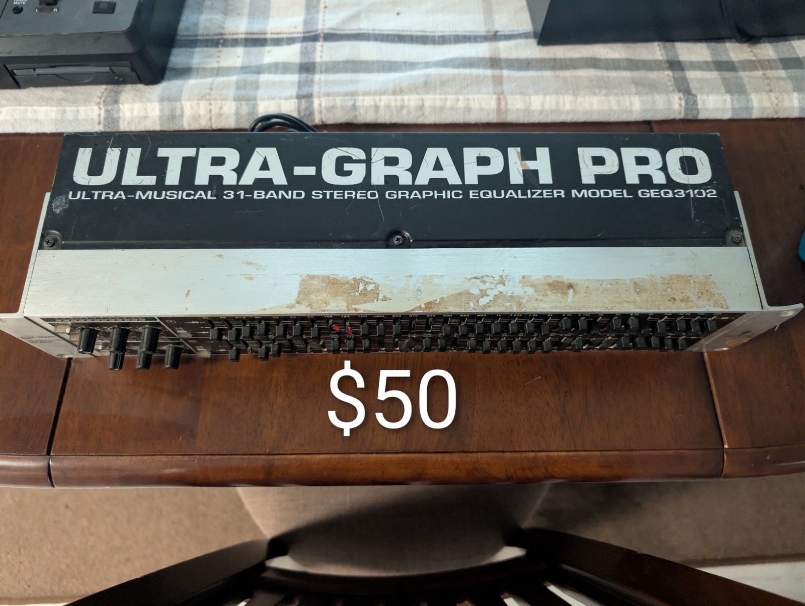 Behringer Ultra-Graph Pro GEQ3102 31-Band Analog Rack-Mountable Equalizer