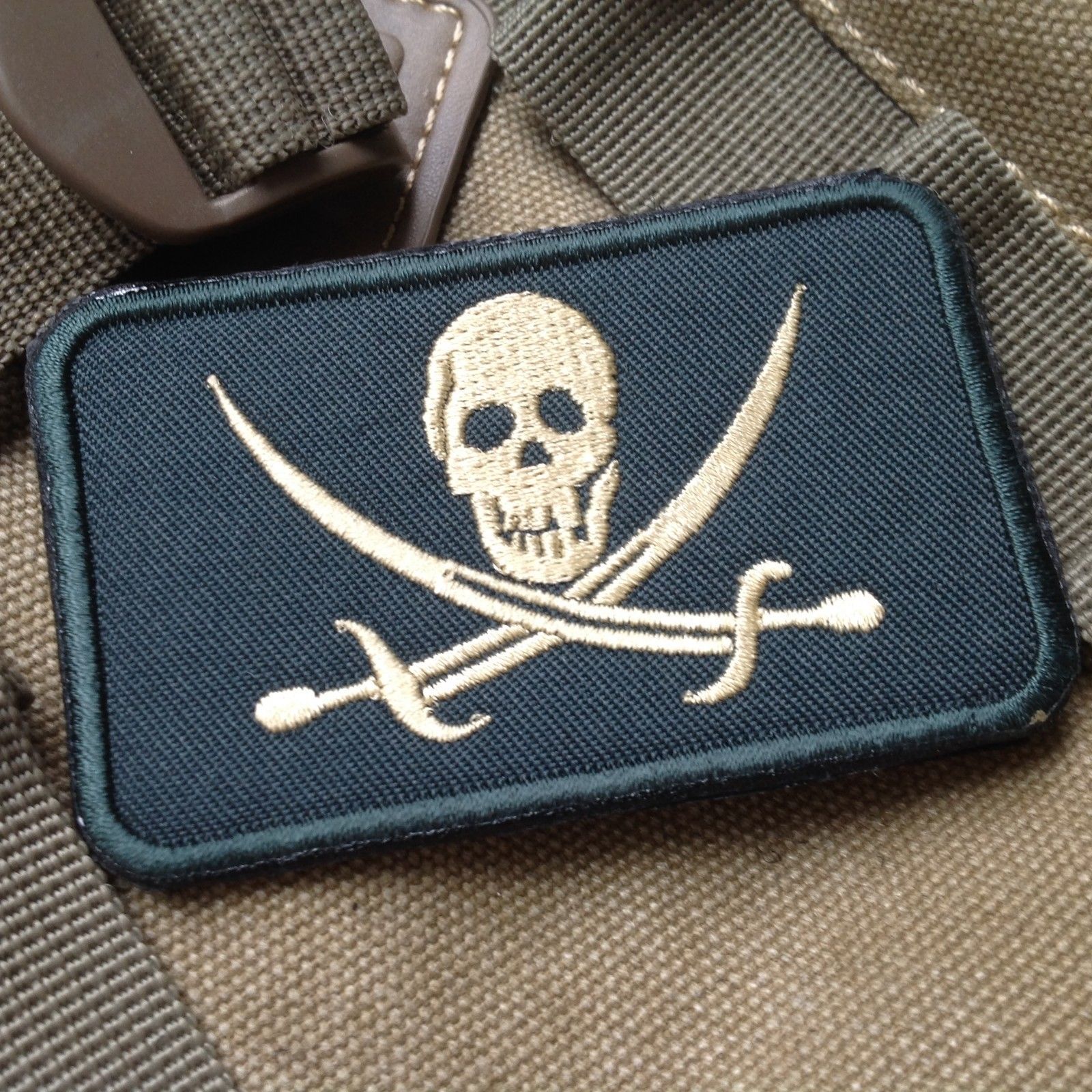INFIDEL JOLLY ROGER FLAG PIRATE SKULL WITH CROSS SWORD TACTICAL HOOK LOOP PATCH