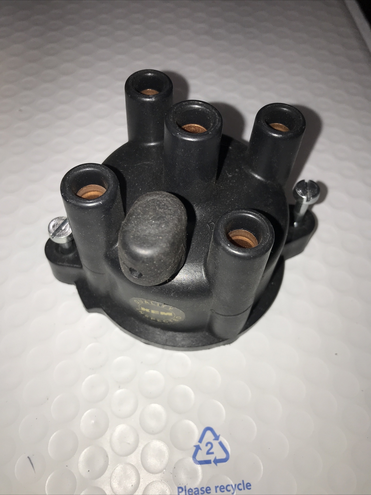 Kemparts  W372 DistributorCap Free Shipping Crosses to Standard JH75
