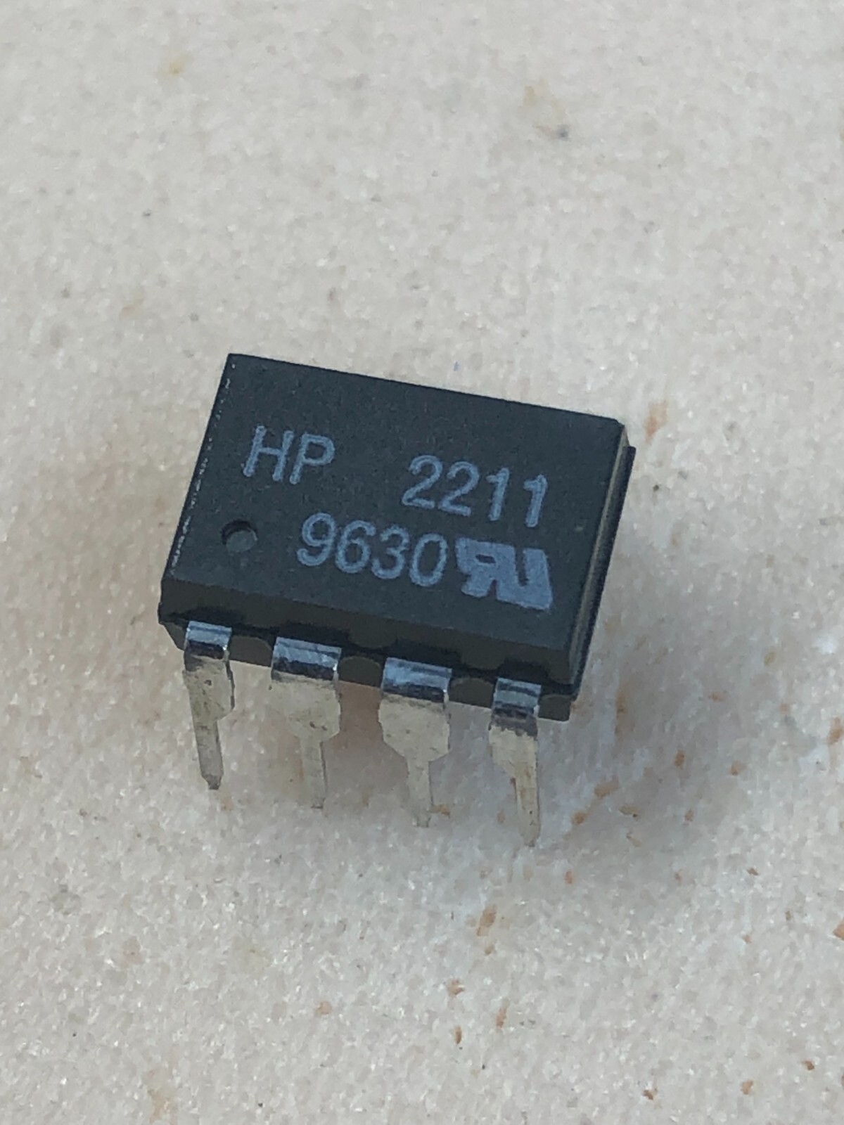 10pc HCPL2211  Logic Output Optoisolator FREE SHIPPING