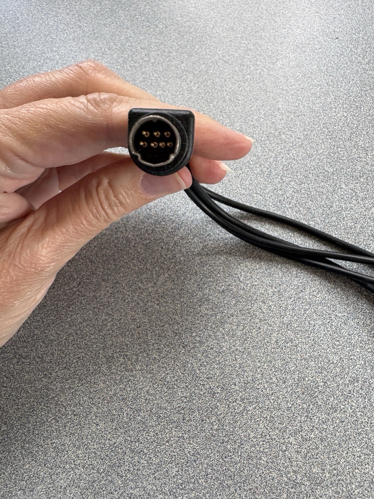 Unbranded HD SD S-Video TV Output Adapter Preowned