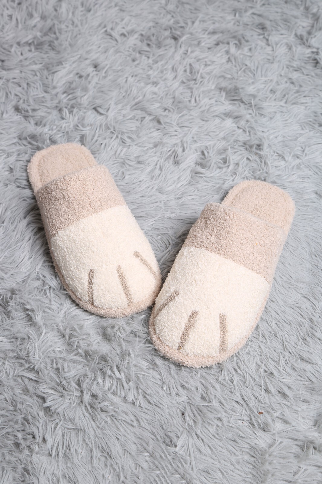 ComfyLuxe Cat Paw Pattern Embroidered Slippers