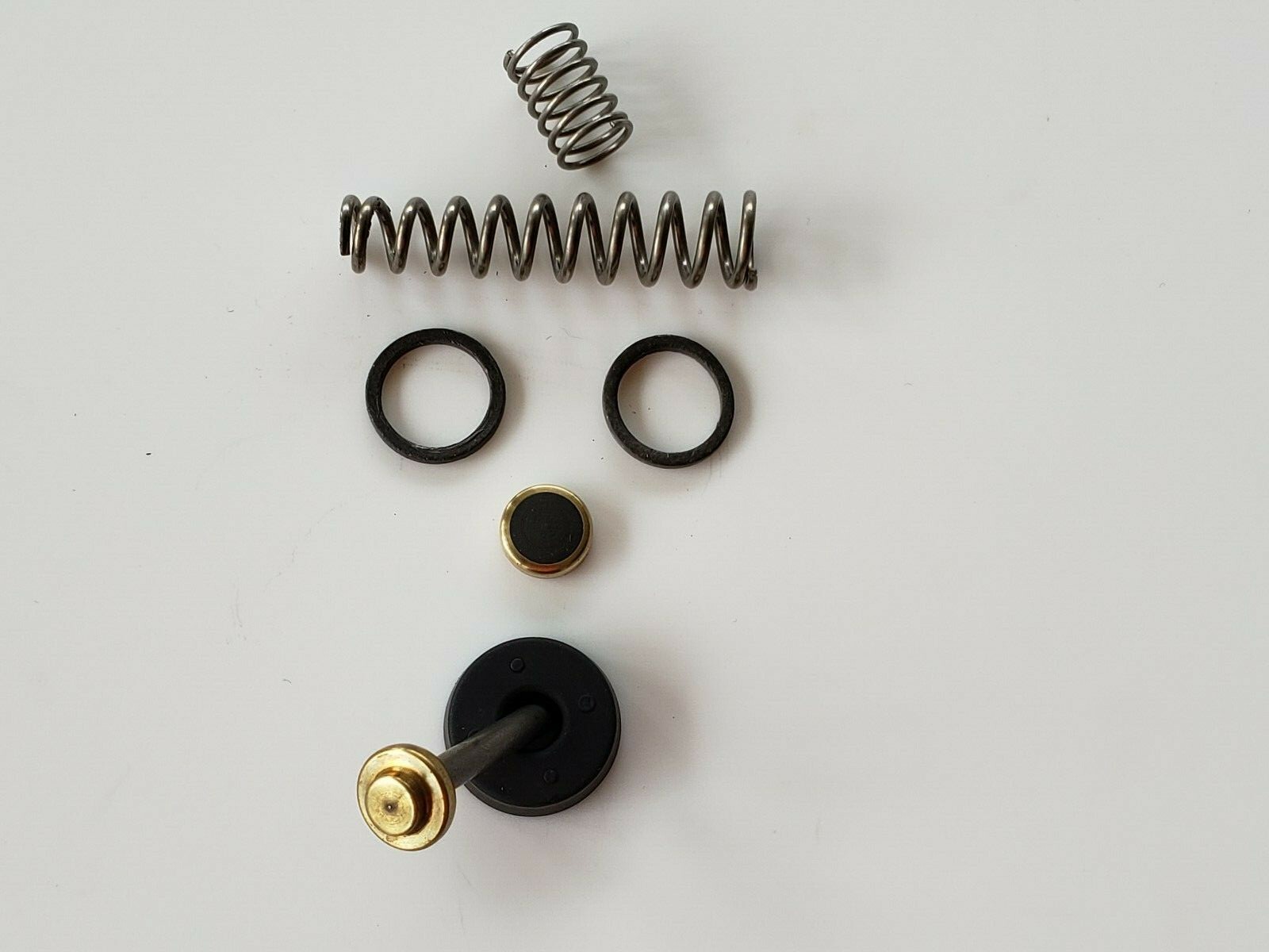 Benjamin 3100, 310,312,317,710,720 & early 340,342,347 wit hole in cup seal kit.