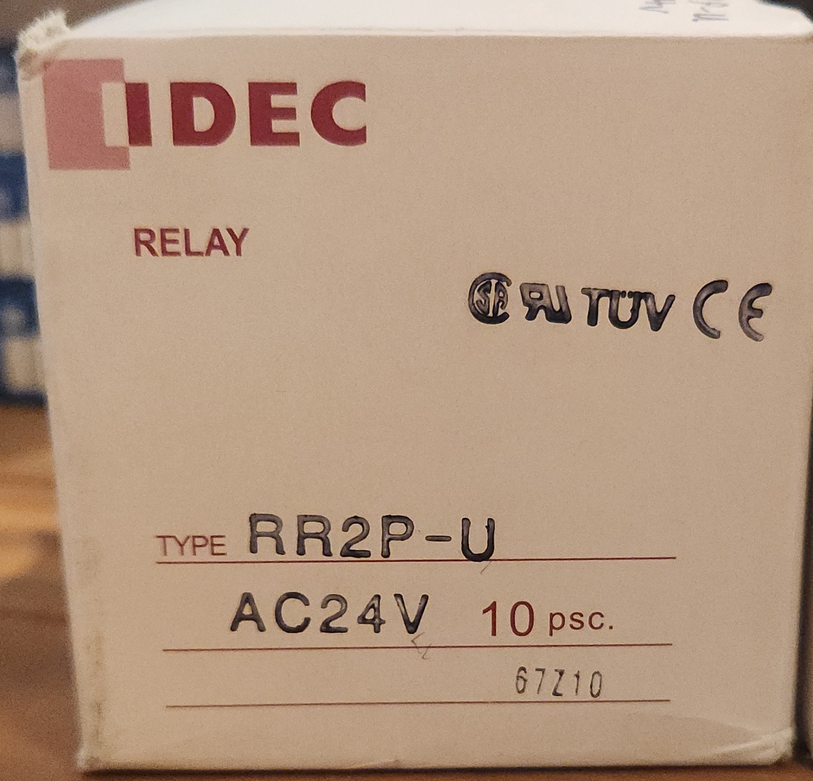 Lot of (1) Idec RR2P-U-AC24V relay