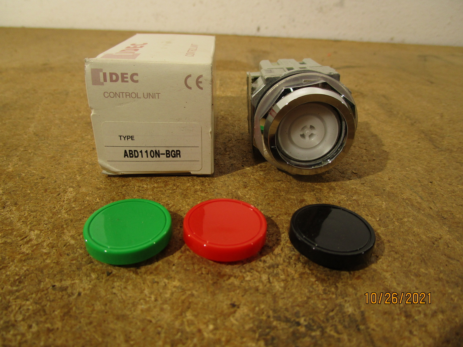 IDEC ABD11ON-BGR Pushbutton Switch SPST-NO Standard Panel Mount Front