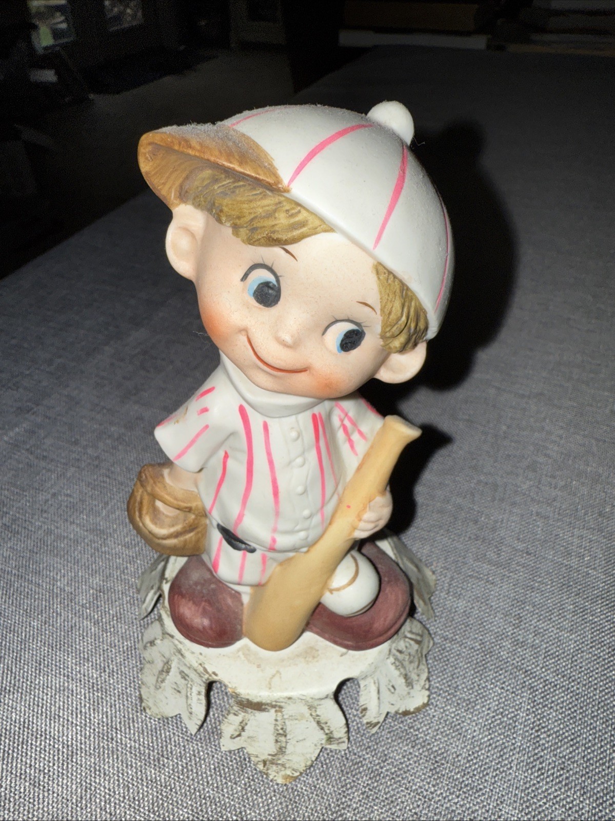 Vtg Aladdin Giftware Ceramic Lamp Boy/Girl Baseball Bat Glove Nightlight