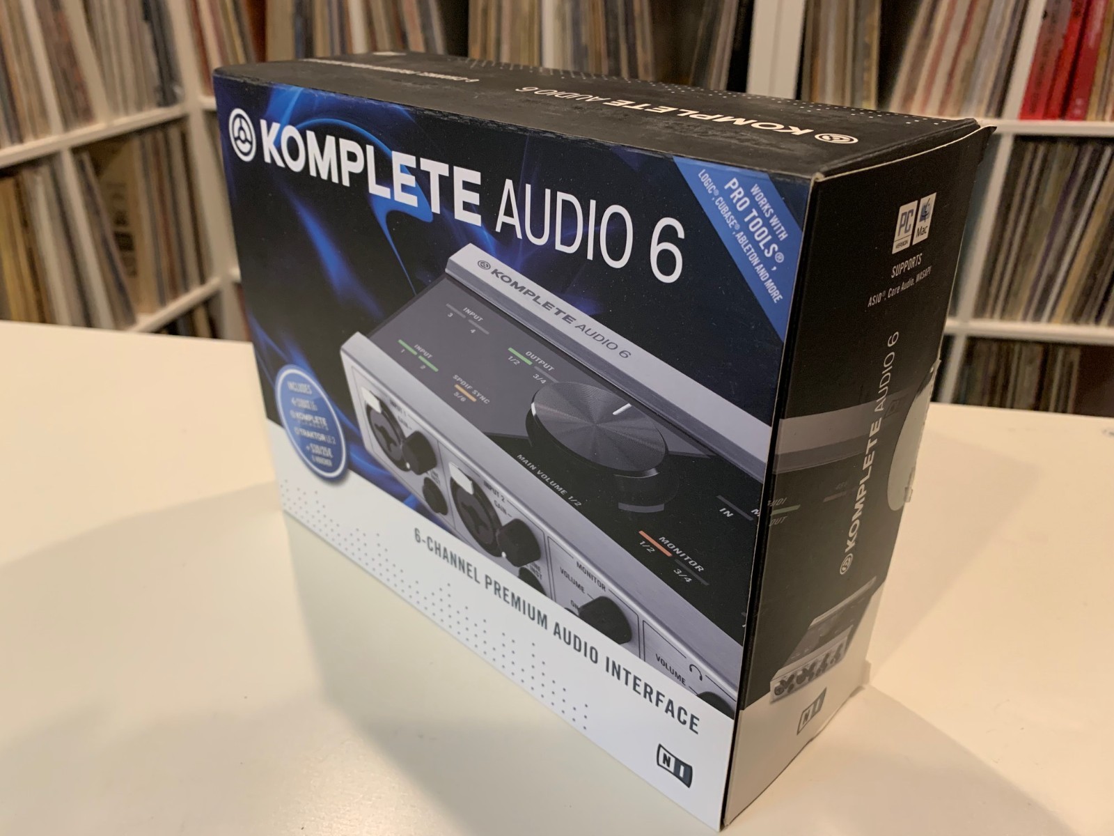 Native Instruments KOMPLETE AUDIO 6 Recording Interface w/box