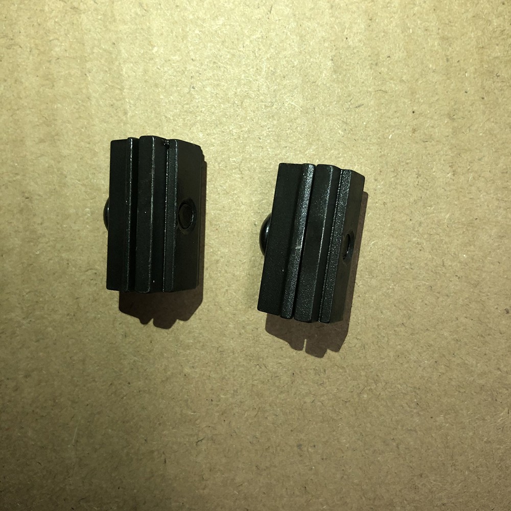 2pcs Key Clamp Vertical Fixture Double Sided Key Duplicating Locksmith Adapter