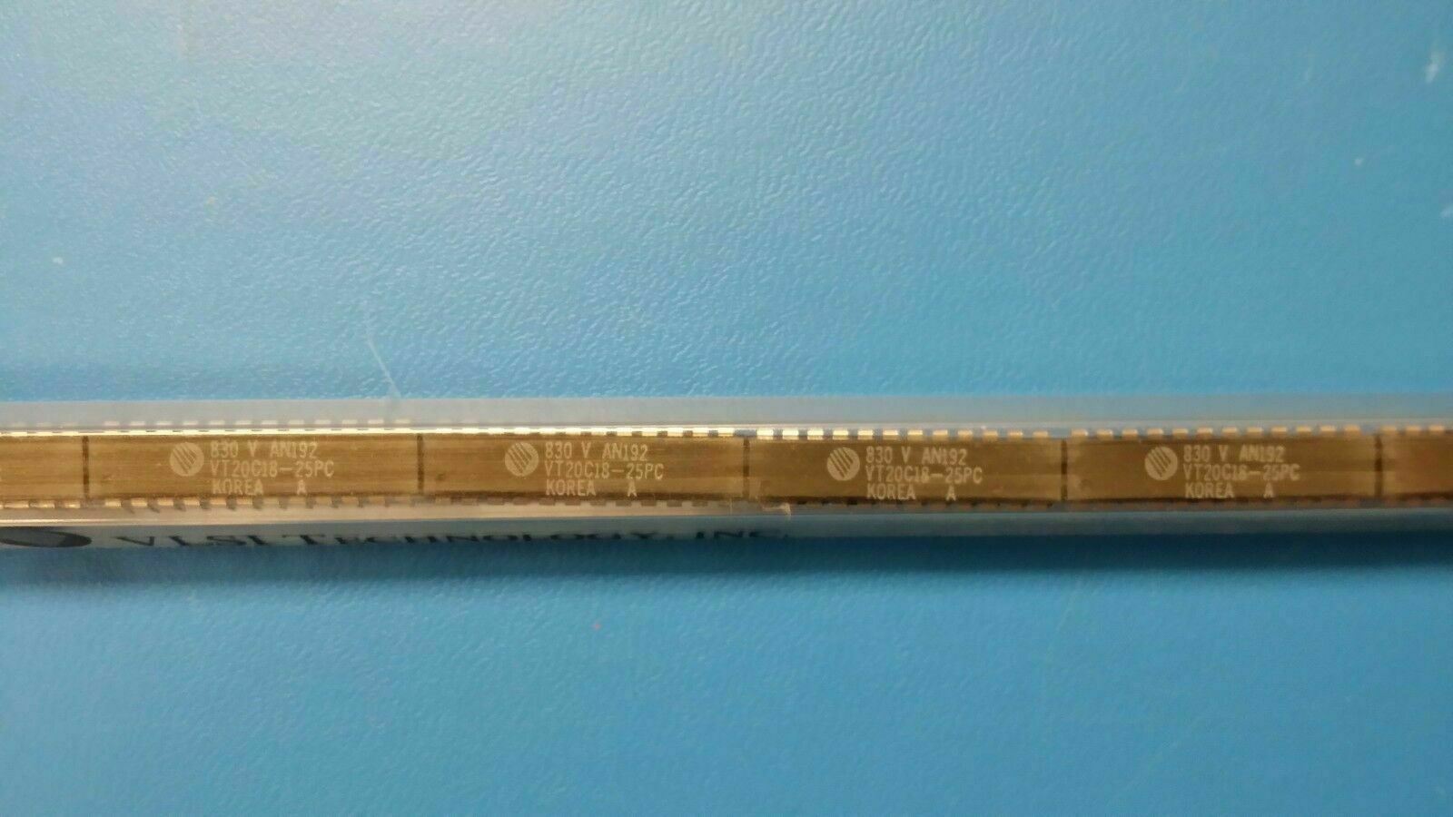 (5 PCS) VT20C18-25PC VLSI 2KX8 CACHE SRAM, 25ns, PDIP24