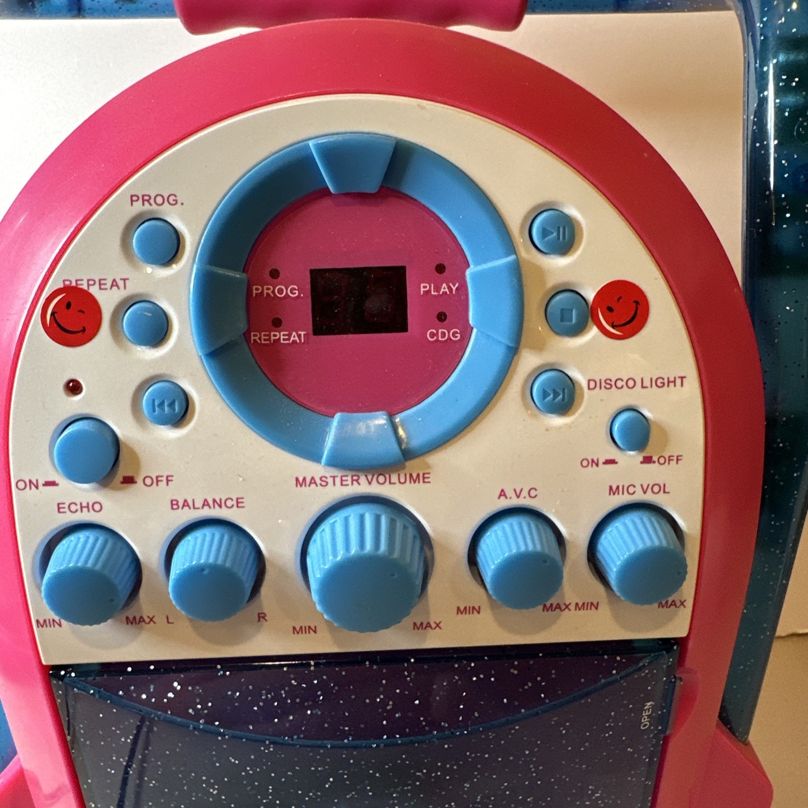 Singing Machine SML505 Portable Karaoke CD Player with/ Microphone & AC adapter