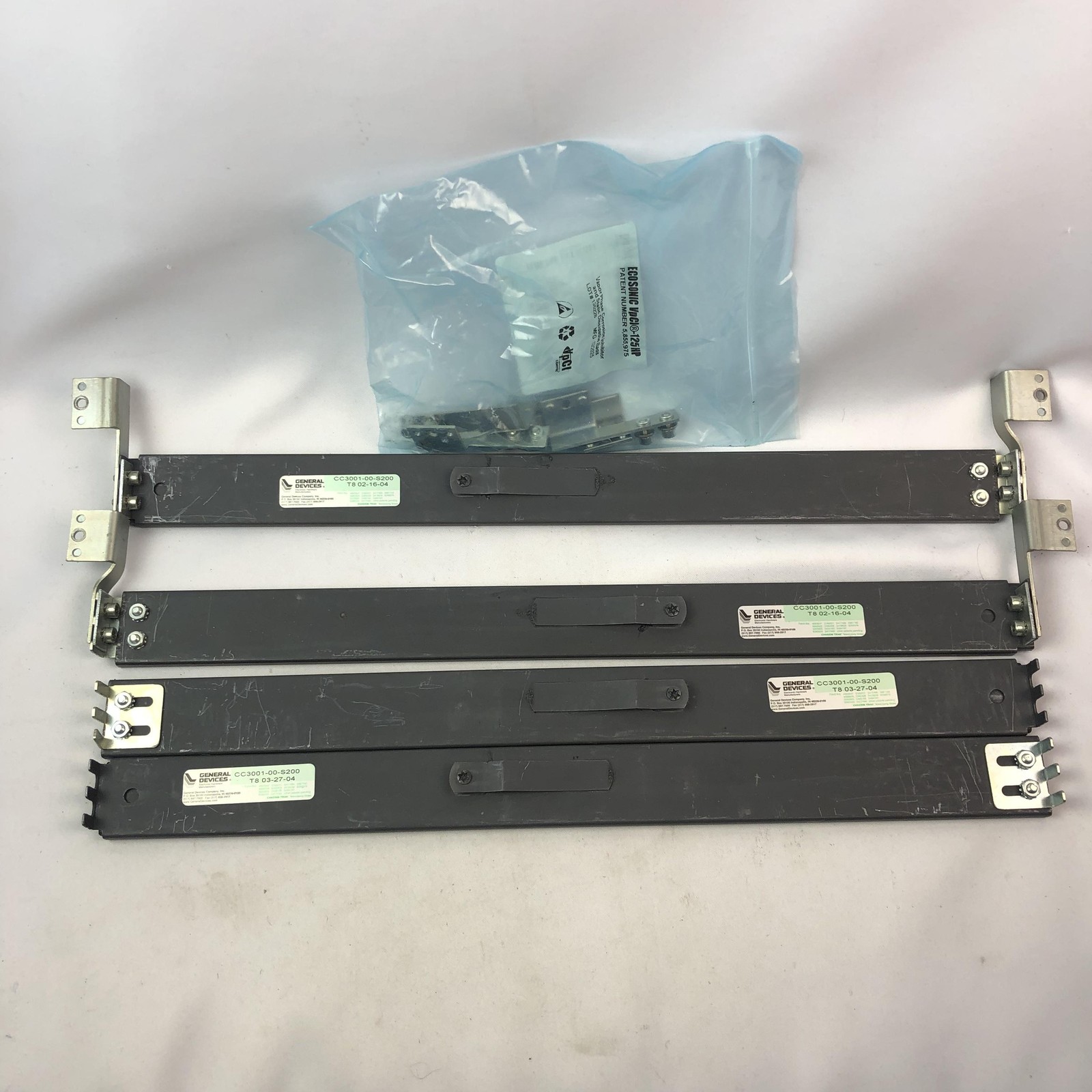 General Devices CC3001-00-S200 Mount Hardware Kit 4 Rails Brackets Rack Slides