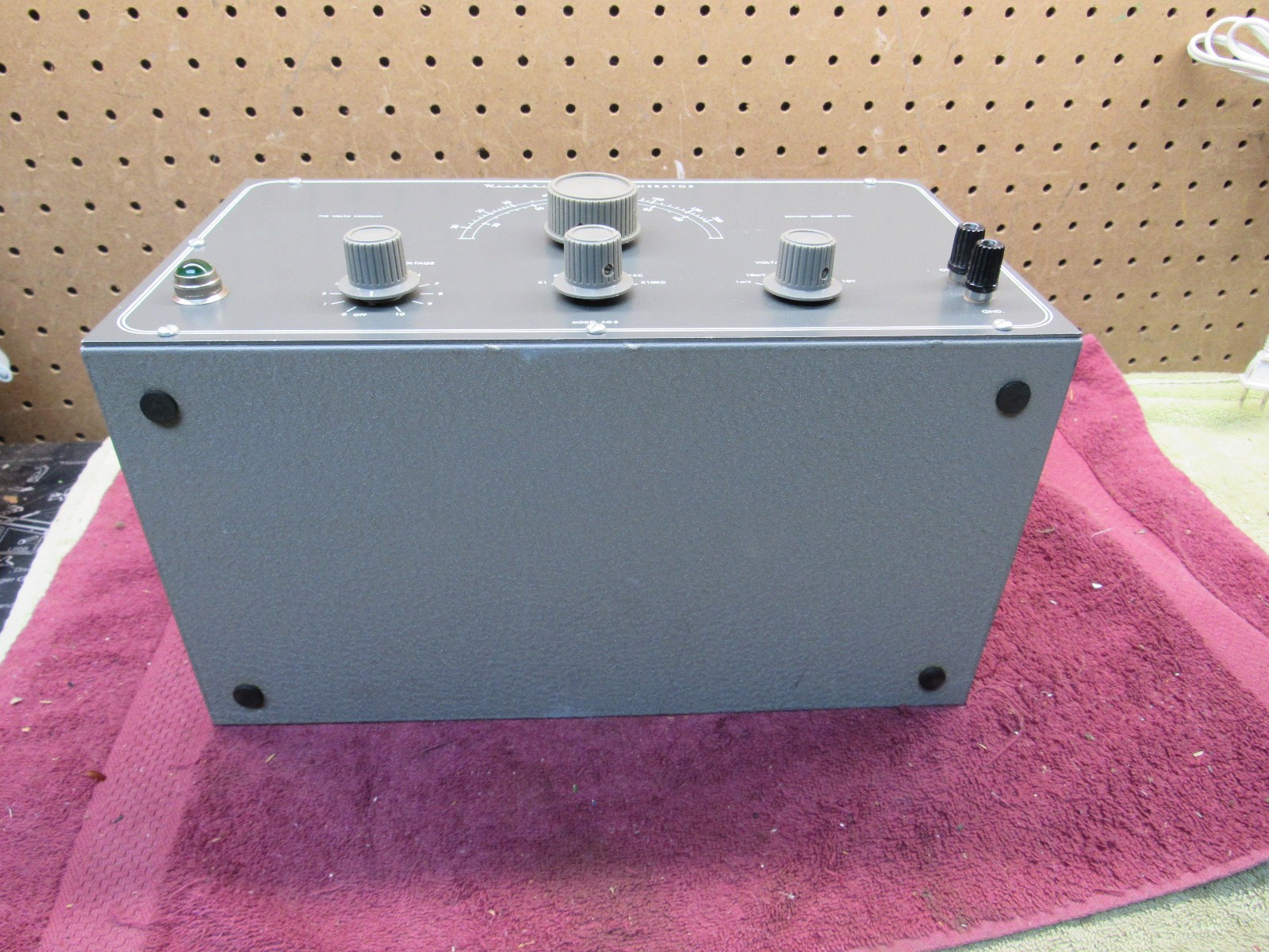 Vintage HeathKit Audio Generator Model AG-8