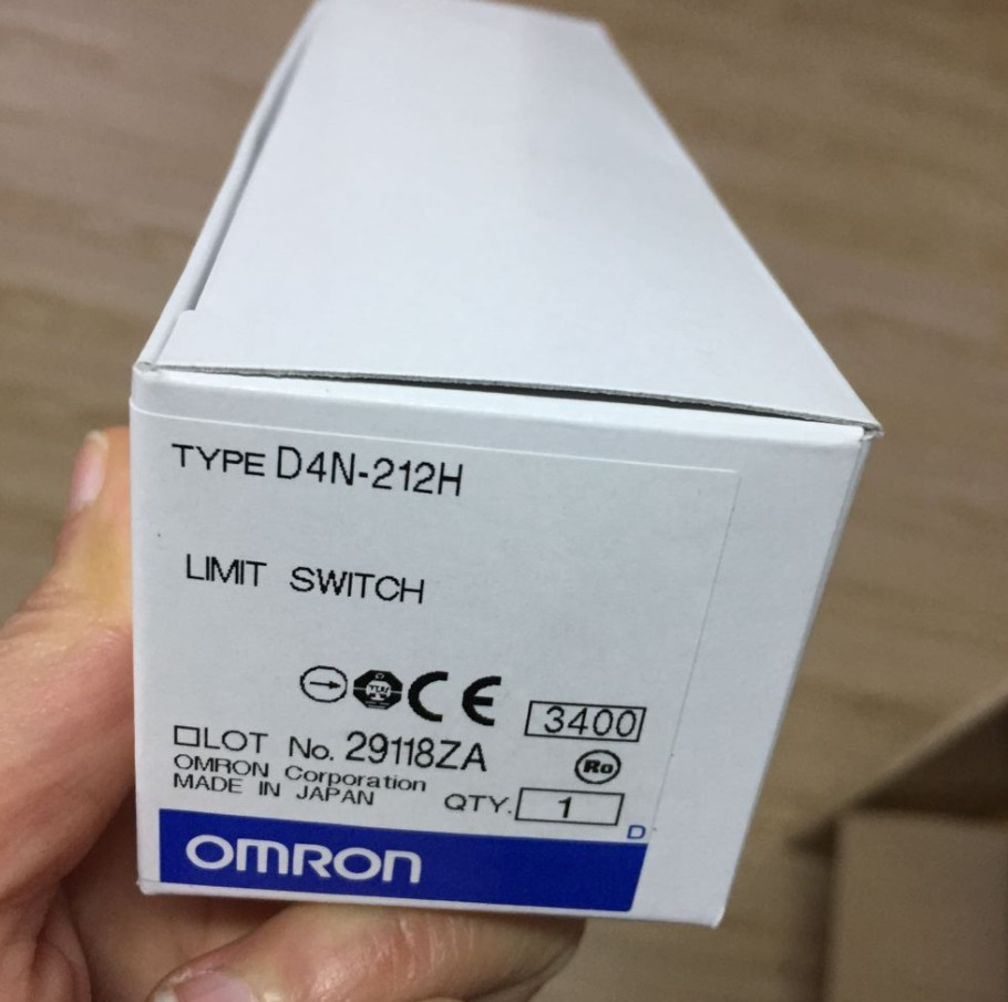 1PC Brand New Omron D4N-212H Limit switch D4N-212H Fast Delivery D4N-212H