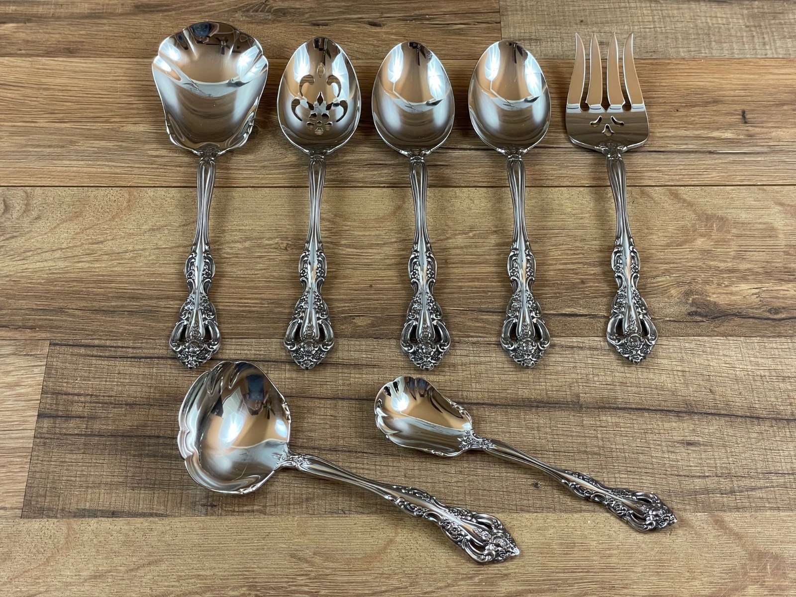Oneida Michelangelo 72 Pc Stainless Flatware Set Serves 8 + Serving