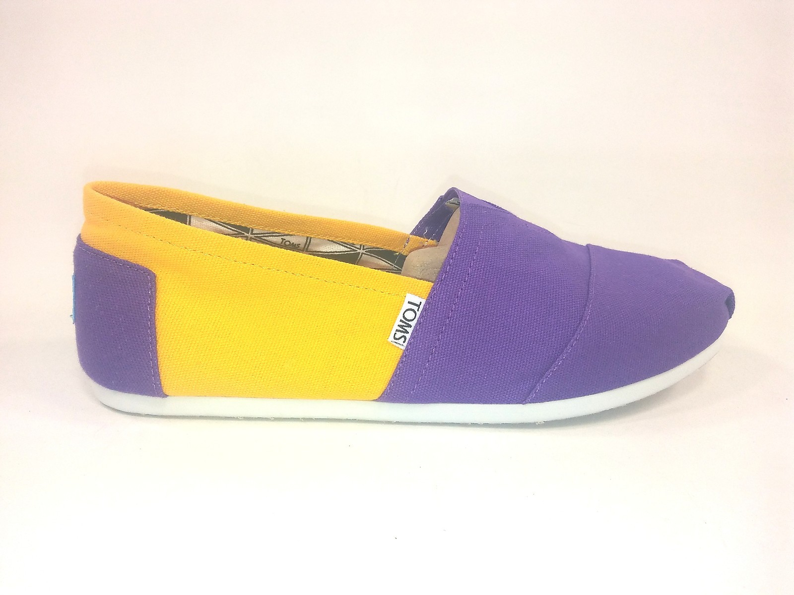 TOMS MEN'S CAMPUS CLASSICS CANVAS SHOES UNIVERSITY OF EAST CAROLINA US SIZE 10.5