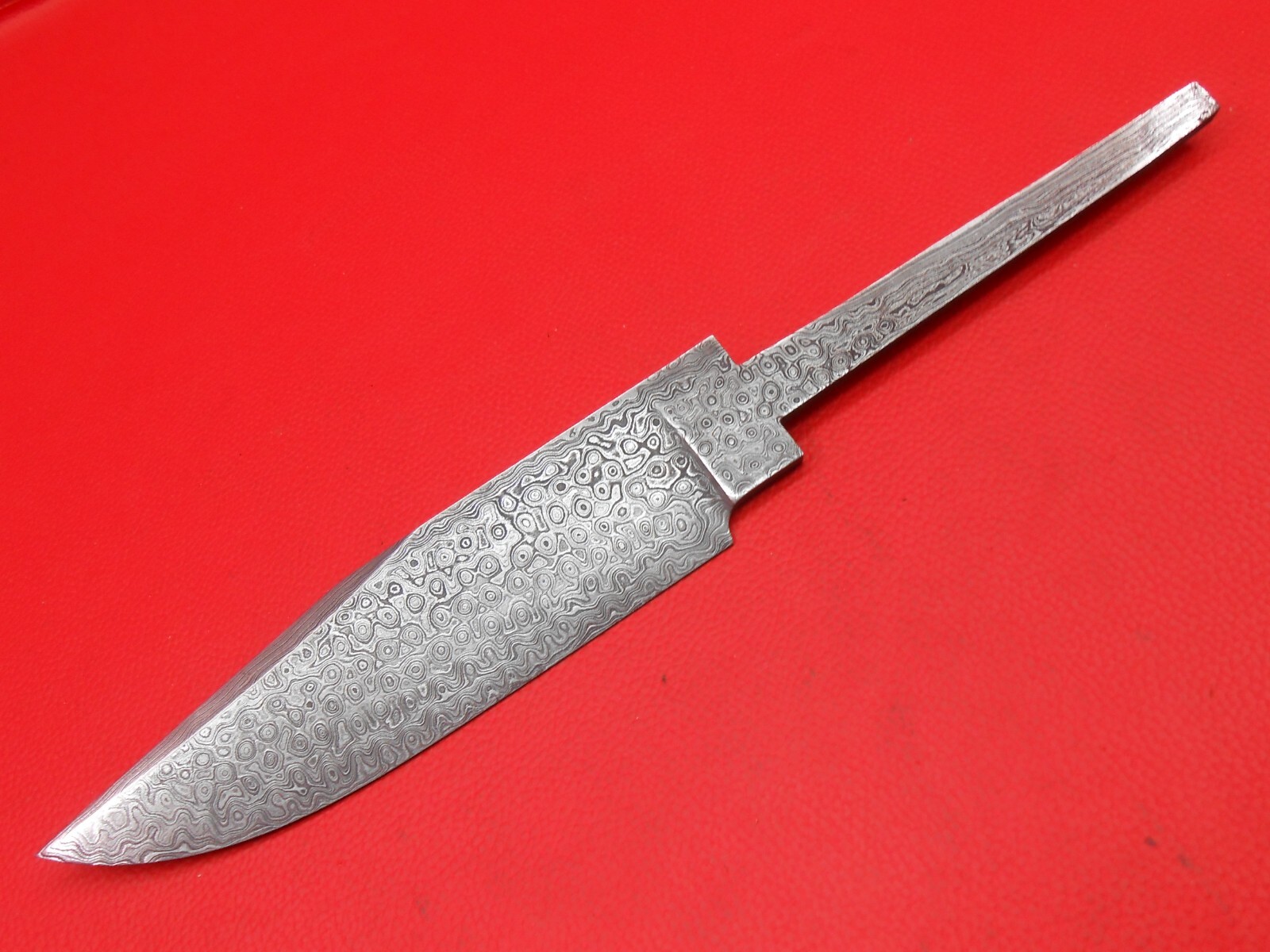 Custom Handmade Pattern Damascus Steel knife blade blank For Supply A12