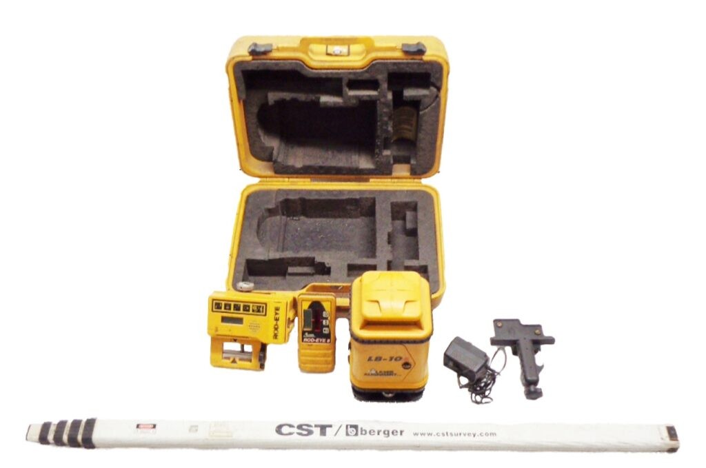 LASER ALIGNMENT LB-10 LASER BEACON SYSTEM WITH CASE *READ*