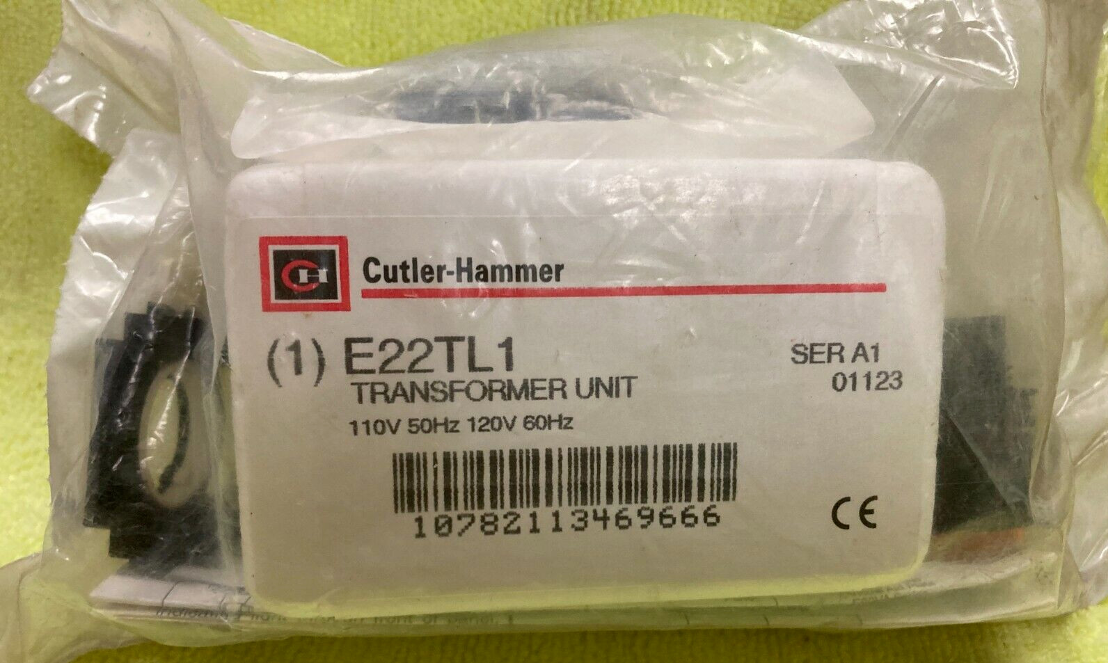 Cutler-Hammer E22TB9X11C Ext. Push Button Amber Illum. / E22TL1 Transformer Unit