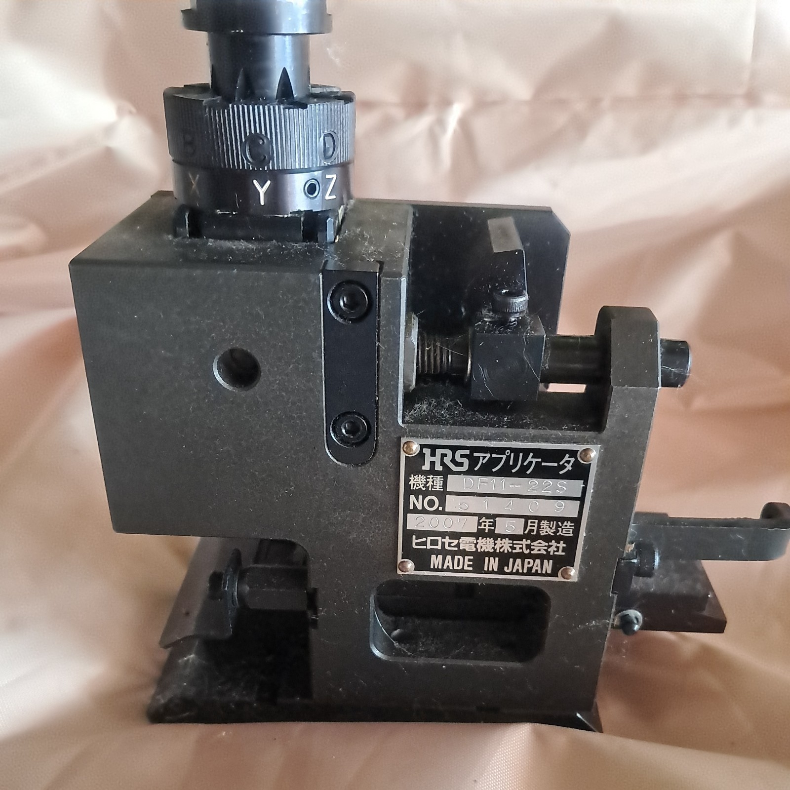 Hirose HRS DF11-225 Applicator wire crimping tool