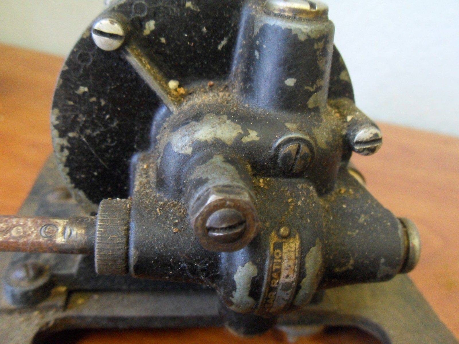 LEE ENGINEERING 11329 GOVERNED SPEED MOTOR AS IS AS PICTURED