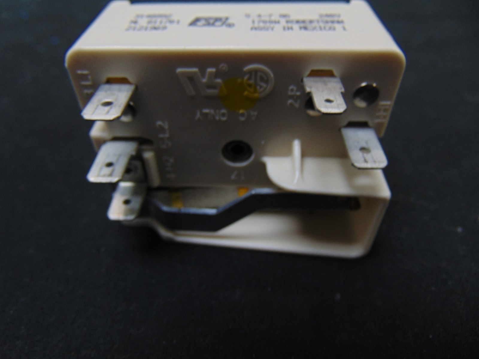 Whirlpool Electric Range WFC315S0JW1 Surface Element Control Switch 1700W