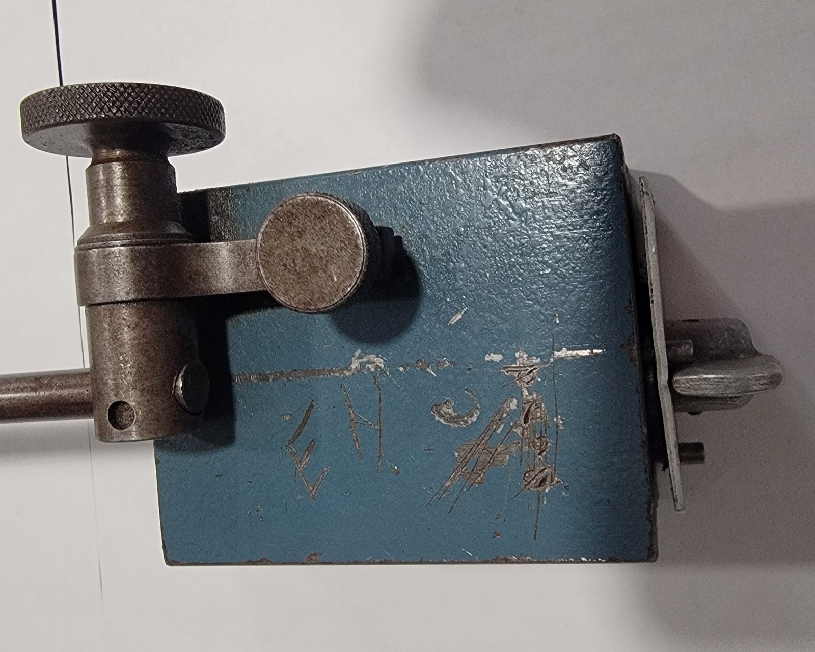 Brown & Sharpe 7743 Magnetic Base Dial Indicator Holder