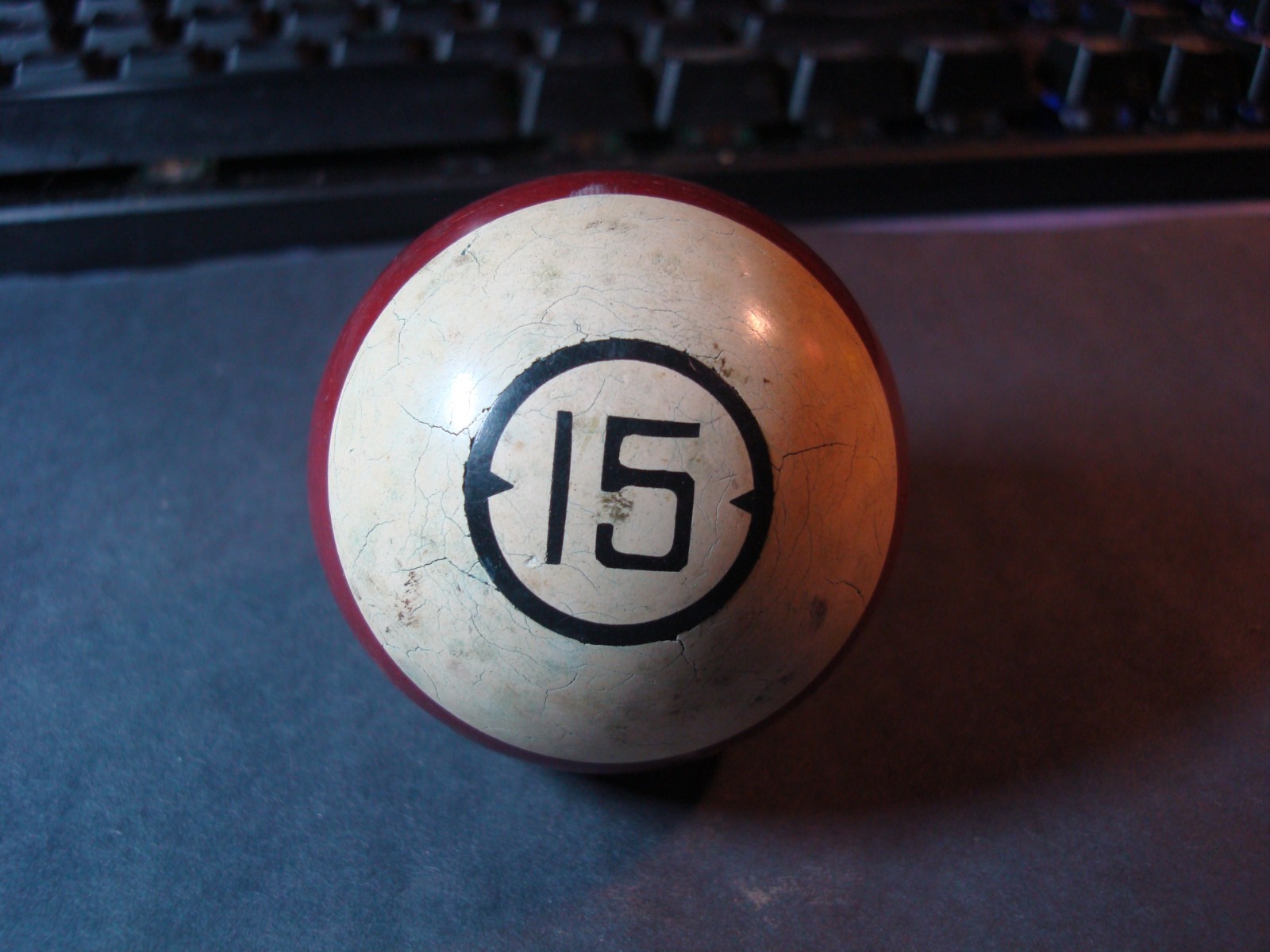 Brunswick Ivorylene Dart clay balls