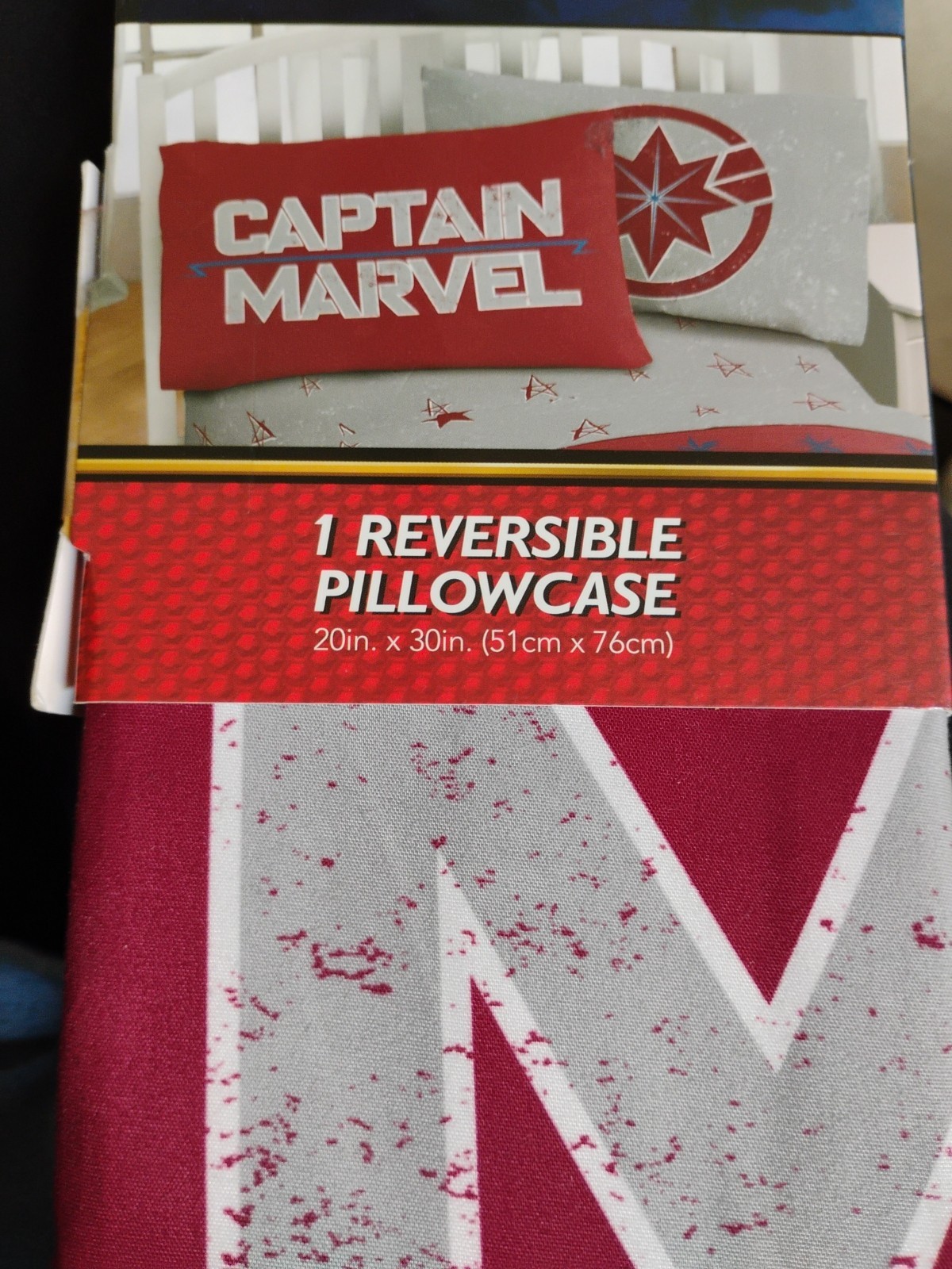 MARVEL CAPTAIN MARVEL REVERSIBLE PILLOWCASE ( NEW )