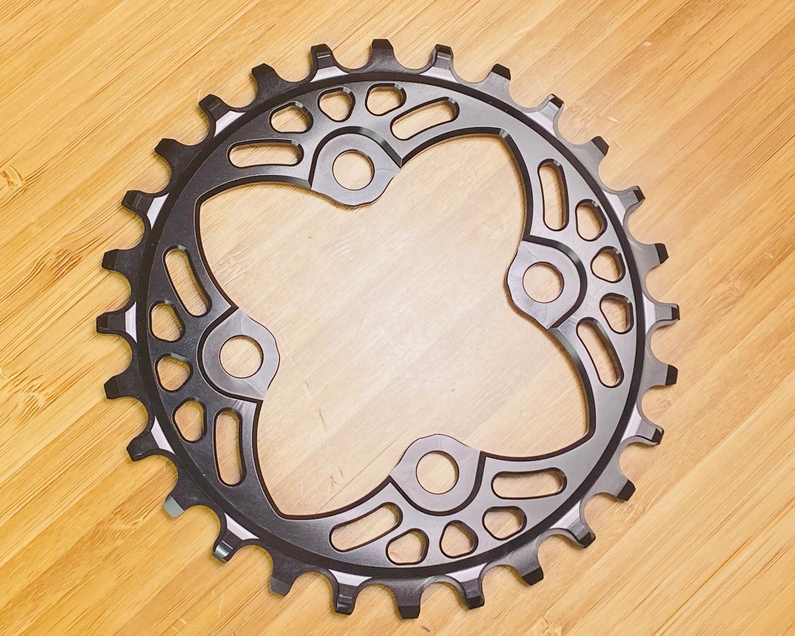 absoluteBLACK 104/64bcd N/W Chainring 4-Bolt 28t 64bcd - Black